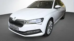 Moonweiß perleffekt Gebraucht 2024 Skoda Superb Style Kombi | 44.390 € (Guter Preis)
