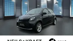 Schwarz Gebraucht 2022 Smart ForFour Electric Drive Limousine | 9.780 € (Fairer Preis)