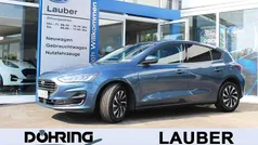 Chromablau Gebraucht 2024 Ford Focus Titanium Limousine | 21.975 € (Guter Preis)