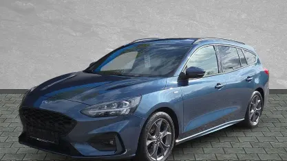 Gebraucht Ford Focus ST-Line 155 PS (114 kW) 2022 Chromablau Limousine