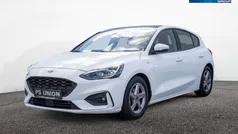 Weiss / frostweiß Gebraucht 2021 Ford Focus ST-Line Limousine | 20.490 € (Fairer Preis)
