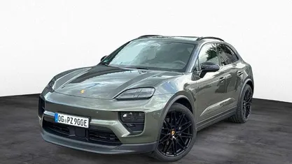 Aventuringrünmetallic Gebraucht 2025 Porsche Macan SUV | 96.970 € (Fairer Preis)