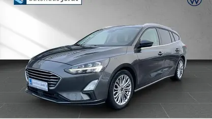 Grau Gebraucht 2020 Ford Focus Titanium Kombi | 15.930 € (Guter Preis)