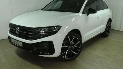 Pure white (weiß) Gebraucht 2023 VW Touareg R-line SUV | 64.940 € (Fairer Preis)