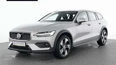 Gebraucht 2023 Volvo V60 CC Plus Kombi | 40.990 € (Fairer Preis)