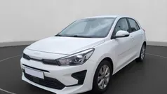 Ud) schneeweiss (weiss Gebraucht 2021 Kia Rio Vision Limousine | 13.495 € (Fairer Preis)