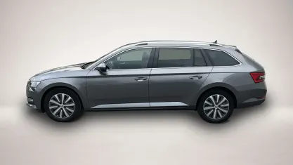 Gebraucht Skoda Superb Style 150 PS (110 kW) 2023 Grau Kombi