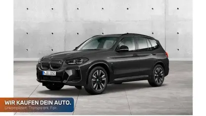 Begagnad BMW iX3 Shadowline 210 kW (286 HK) 2023 Grå SUV
