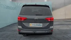 Grau Gebraucht 2024 VW Touran Pro Van / Kleinbus | 38.098 € (Fairer Preis)