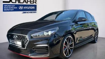 Käytetty Hyundai i30 Comfort 275 HP (202 kW) 2017 Musta Sedan
