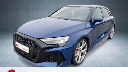 Ascariblau metallic (metallic) Gebraucht 2025 Audi RS3 Limousine | 64.740 € (Superpreis)