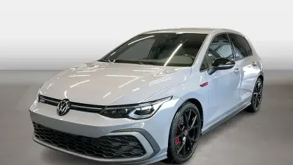 Gebraucht VW Golf VIII GTI 245 PS (180 kW) 2024 Mondsteingrau Limousine