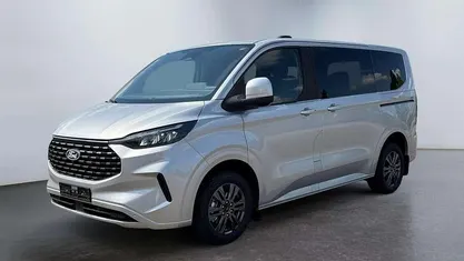 Gebraucht 2025 Ford Tourneo Titanium Van / Kleinbus | 48.330 € (Fairer Preis)