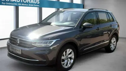 Gebraucht VW Tiguan Life 150 PS (110 kW) 2023 Grau SUV