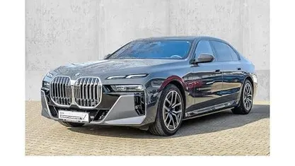 Gebraucht BMW 750e M Sport 489 PS (359 kW) 2024 Limousine