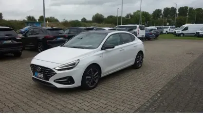 Gebraucht Hyundai i30 Edition 30+ 159 PS (116 kW) 2021 Weiß Limousine