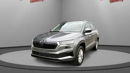 Neu Skoda Karoq Selection 150 PS (110 kW) 2026 Graphitegrau metallic SUV