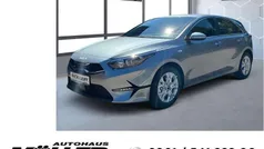 Silber Gebraucht 2025 Kia Ceed Vision Limousine | 26.195 € (Guter Preis)