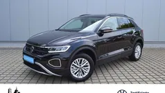 Schwarz (deep black perleffekt) Gebraucht 2024 VW T-Roc Life SUV | 24.339 € (Fairer Preis)