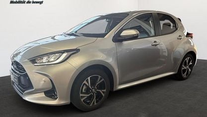 Neu Toyota Yaris Hybrid Comfort 116 PS (85 kW) 2025 Shimmering silver Kleinwagen