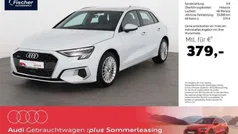 Weiss Gebraucht 2024 Audi A3 Sportback Advanced Limousine | 37.980 € (Fairer Preis)