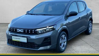 Neu Dacia Sandero Essentiel 67 PS (49 kW) 2026 Grau Limousine