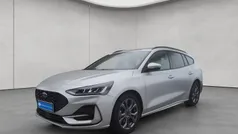 Moondust silber metallic Gebraucht 2023 Ford Focus ST-Line X Kombi | 24.550 € (Fairer Preis)