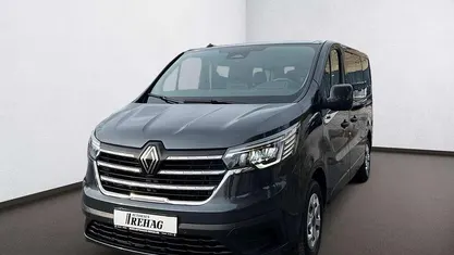 Grau Gebraucht 2024 Renault Trafic Evolution Van / Kleinbus | 34.480 € (Fairer Preis)
