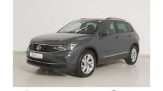 Delfingrau metallic Gebraucht 2024 VW Tiguan Life SUV | 35.940 € (Fairer Preis)