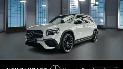 Weiß Gebraucht 2022 Mercedes GLB200 AMG SUV | 38.450 € (Etwas zu teuer)