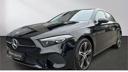 Gebraucht Mercedes A200 Progressive 163 PS (119 kW) 2024 Lack kosmosschwarz Limousine