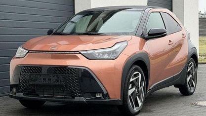 Nuova Toyota Aygo X X-play 116 CV (85 kW) 2026 Marrone SUV