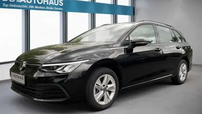 Gebraucht VW Golf VIII Life 116 PS (85 kW) 2024 Schwarz Kombi