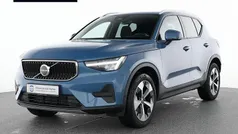 Blau Gebraucht 2024 Volvo XC40 Core SUV | 35.990 € (Fairer Preis)