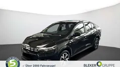 Perlmuttschwarz Gebraucht 2024 Dacia Logan Limousine | 17.690 € (Fairer Preis)