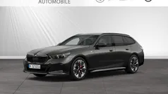Sophistograu brillanteffekt metallic Gebraucht 2025 BMW 520 M Sport Kombi | 55.555 € (Fairer Preis)