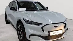Space white metallic Gebraucht 2022 Ford Mustang Mach-E SUV | 28.490 € (Guter Preis)