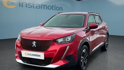 Gebraucht Peugeot e-2008 Allure 100 kW (136 PS) 2021 Rot SUV
