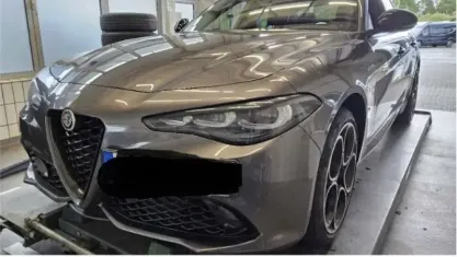 Gebraucht Alfa Romeo Giulia Veloce 280 PS (205 kW) 2023 Grau Limousine