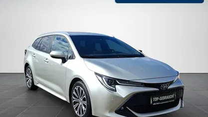 Gebraucht Toyota Corolla Team 152 PS (111 kW) 2021 Precious silver metallic Kombi