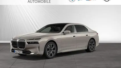 Gebraucht BMW 750e Sport Line 489 PS (359 kW) 2025 Oxidgrau metallic Limousine