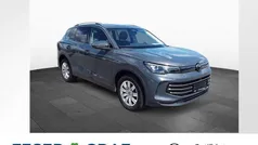 Delfingrau metallic Gebraucht 2024 VW Tiguan Elegance SUV | 38.940 € (Fairer Preis)