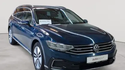 Gebraucht VW Passat GTE 156 PS (114 kW) 2021 Aquamarinblau metallic Kombi