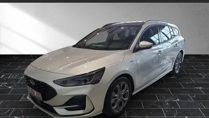 Polarsilber (silber) Gebraucht 2023 Ford Focus ST-Line Kombi | 24.400 € (Fairer Preis)