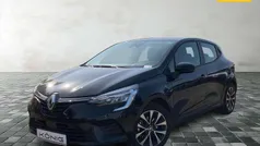 Schwarz Gebraucht 2023 Renault Clio V Equilibre Kleinwagen | 20.799 € (Fairer Preis)