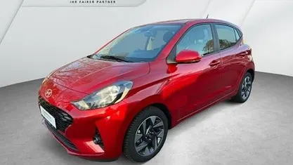 Usata Hyundai i10 Trend 63 CV (46 kW) 2025 Rosso Utilitaria