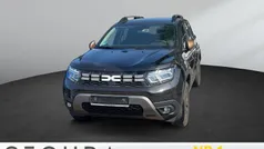 Perlmuttschwarz Gebraucht 2023 Dacia Duster Extreme SUV | 21.975 € (Fairer Preis)