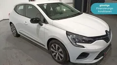 Weiß Gebraucht 2023 Renault Clio V Equilibre Limousine | 13.220 € (Fairer Preis)