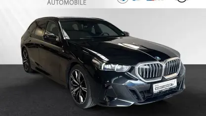 Gebraucht BMW 520 Comfort Edition 197 PS (144 kW) 2025 Saphirschwarz metallic Kombi