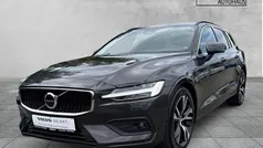 Platinum grey / metallic Gebraucht 2024 Volvo V60 Core Kombi | 36.900 € (Guter Preis)